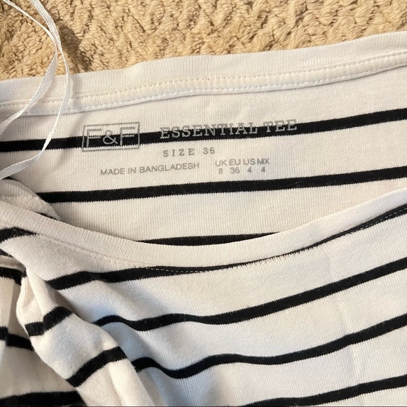 Long sleeve body fit tee - Picture 2 of 2